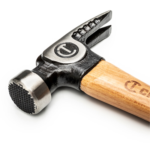 Marteau de charpente &agrave; face meul&eacute;e, 22 oz, Prise en Bois, 18" lo M & M Nord Ouest Inc
