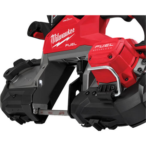 Scie &agrave; ruban &agrave; deux g&acirc;chettes pour coupes profondes M18 FUEL avec ONE-KEY, 18 V, 5" Capacit&eacute; M & M Nord Ouest Inc