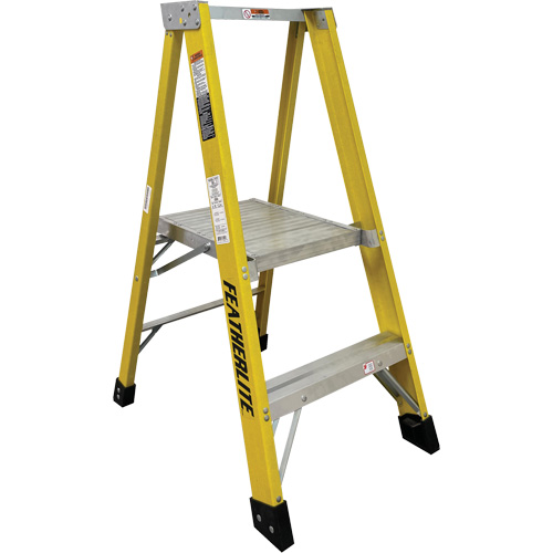 Industrial Heavy-Duty Platform Stepladders (6500 Series), 5', 300 lbs. Cap. M & M Nord Ouest Inc