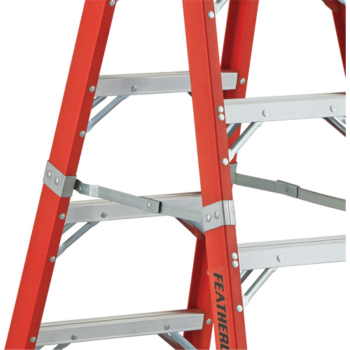 6600 AA Series Industrial Extra Heavy-Duty 2-Way Stepladders, Fibreglass, 375 lbs. Capacity, 4' M & M Nord Ouest Inc