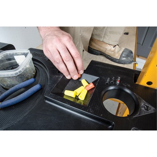 Tablette &agrave; outils pour &eacute;chafaudage M & M Nord Ouest Inc