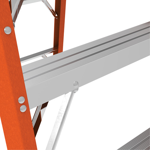 Escabeau avec plateforme Safespace, 6', Cap. De 300 lb M & M Nord Ouest Inc