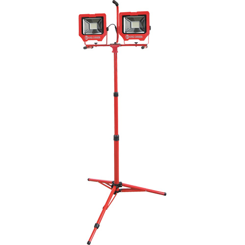 Baladeuses jumel&eacute;es avec tr&eacute;pied, DEL, 72 W, 8000 lumens, Boîtier en Aluminium M & M Nord Ouest Inc