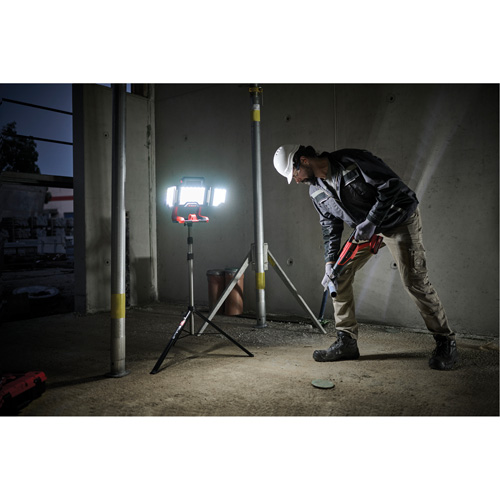 18V Professional Cordless Folding Panel Work Light on Tripod, LED, 3600 Lumens M & M Nord Ouest Inc