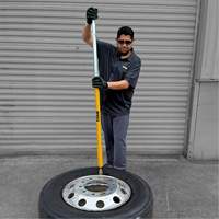 D&eacute;monte-talons &agrave; marteau coulissant M & M Nord Ouest Inc