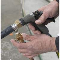 Outil de rinçage &agrave; contre-courant pour radiateur avec air M & M Nord Ouest Inc