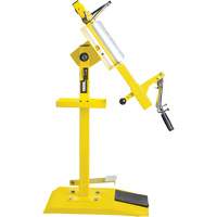 Manual Tire Spreader with Tilting Pedal M & M Nord Ouest Inc