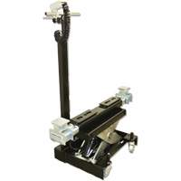 Cric de levage dextr&eacute;mit&eacute; par pare-chocs, Capacit&eacute; de 12 tonne(s), 8" - 15-3/4" h M & M Nord Ouest Inc