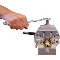 A/C Hose Crimper M & M Nord Ouest Inc