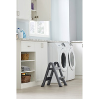 Escabeau repliable, 2 marches, 19-1/2" x 20-1/2" x Hauteur 22-3/4" M & M Nord Ouest Inc