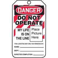 Étiquettes de verrouillage Do Not Operate Danger, Papier cartonné, 3-1/4" la x 5-3/4" h, Anglais SGH863 | M & M Nord Ouest Inc