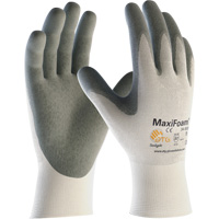 ATG MaxiFoam&reg; Premium Seamless Knit Gloves, Large, Nitrile Coating, 15 Gauge, Nylon Shell M & M Nord Ouest Inc