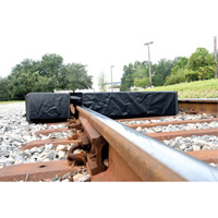Ultra-Track Berm, 144 US gal. Capacity, 4' W x 6' L x 12" H, Foam Wall M & M Nord Ouest Inc