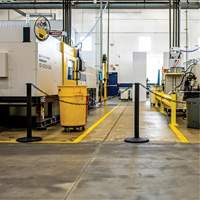 Ensemble de montants industriels avec chaîne en plastique, Hauteur de 37", Rouge M & M Nord Ouest Inc