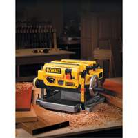2-Speed Thickness Planer, 19-3/4" W x 22-1/2" L x 13-1/2" H, 20000 RPM No Load Speed M & M Nord Ouest Inc