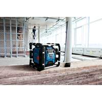 Radio de chantier avec Bluetooth 5.0 et station dalimentation, Lithium-ion, 18 V M & M Nord Ouest Inc
