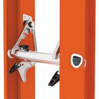 BuildMan&reg; Extension Ladder, 300 lbs. Cap., 16' H, Grade 1A M & M Nord Ouest Inc